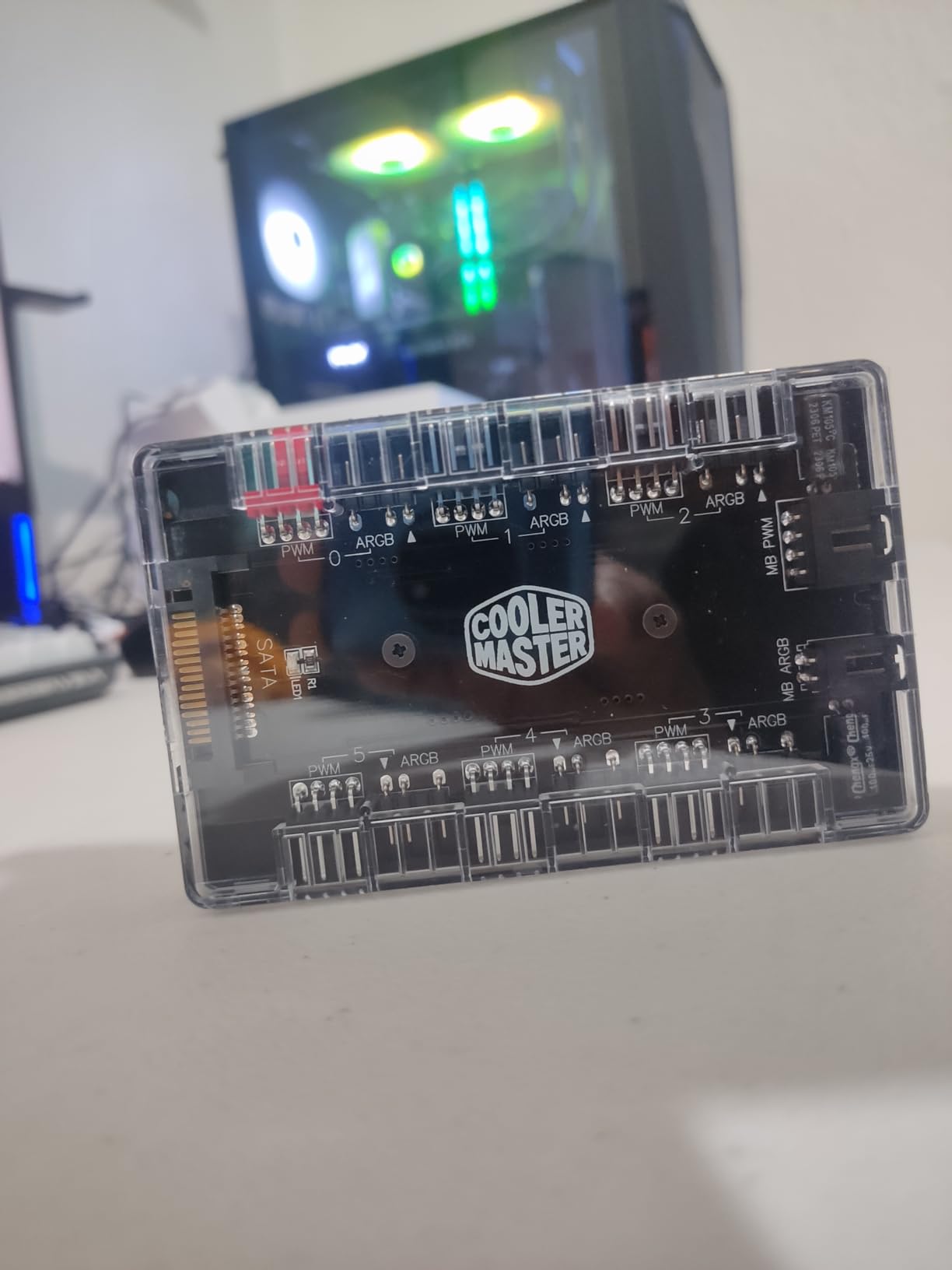 Cooler Master MasterFan ARGB PWM Hub Lüfter-Hub 6-fach Magnet
