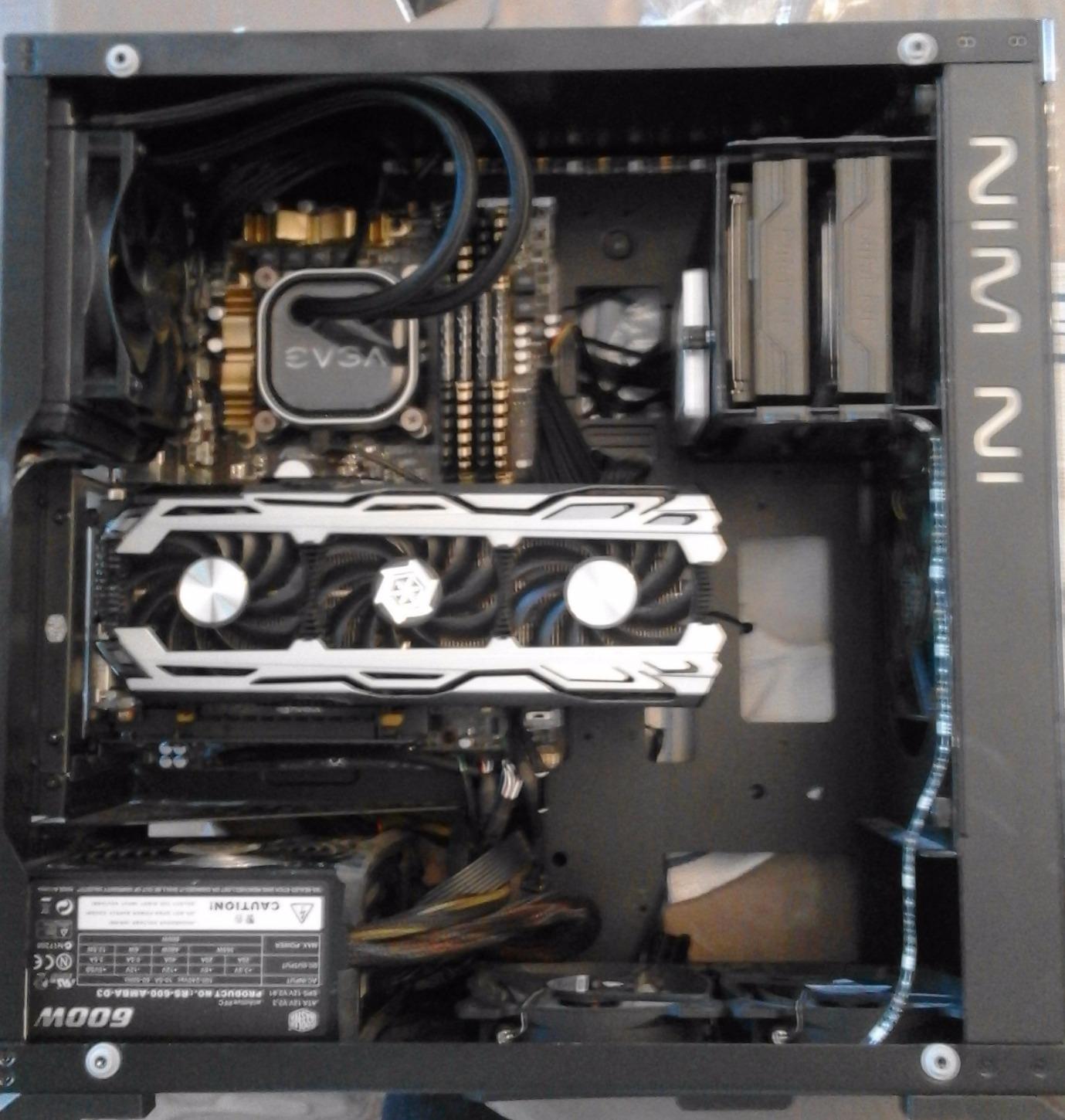 Cooler Master Vertikaler Grafikkartenhalter Riser-Kabel MasterCase