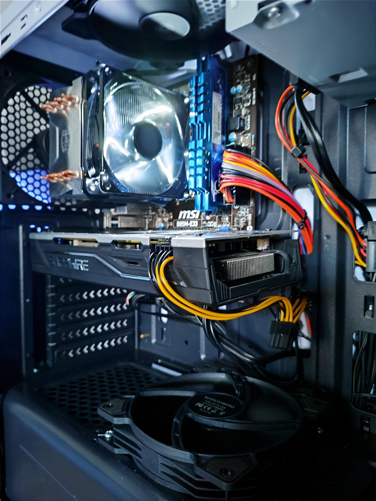 Cooler Master Hyper H411R CPU-Kühler Low-Profile White LED