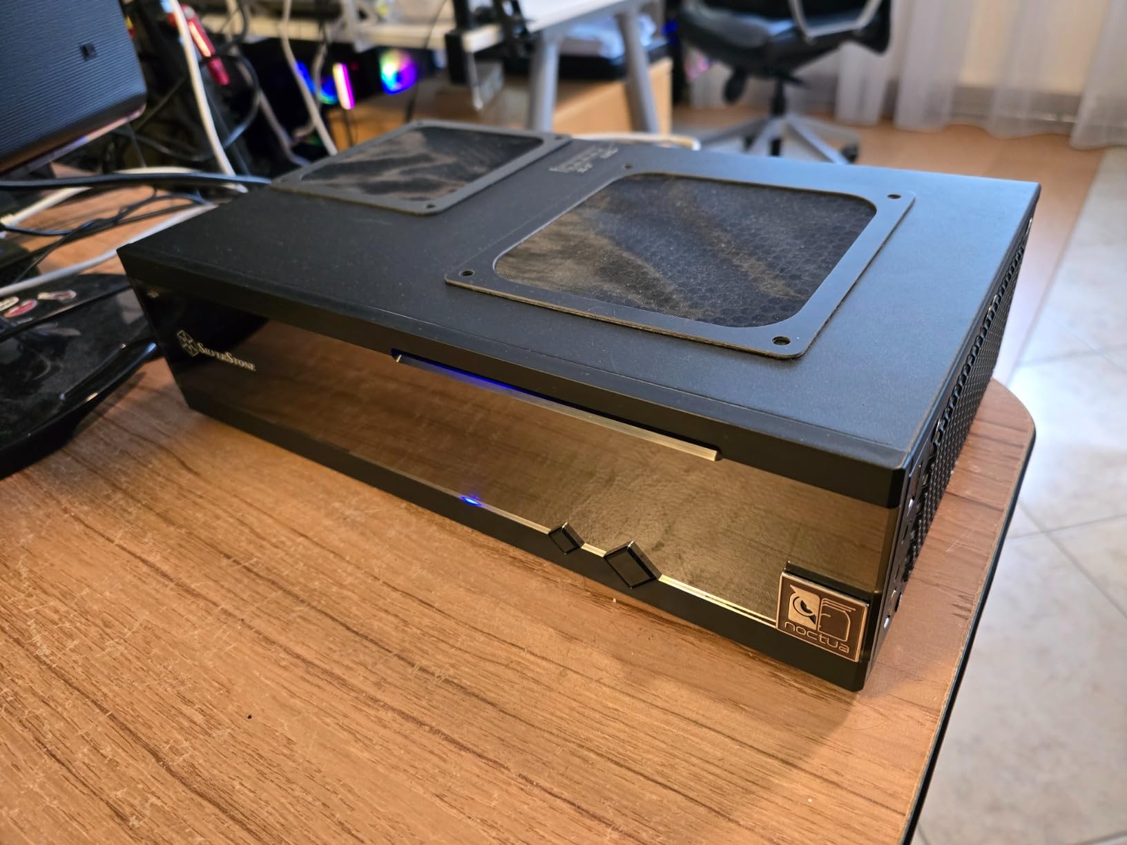 SilverStone Milo ML05B Mini-ITX Gehpdeuse schwarz 7 Liter