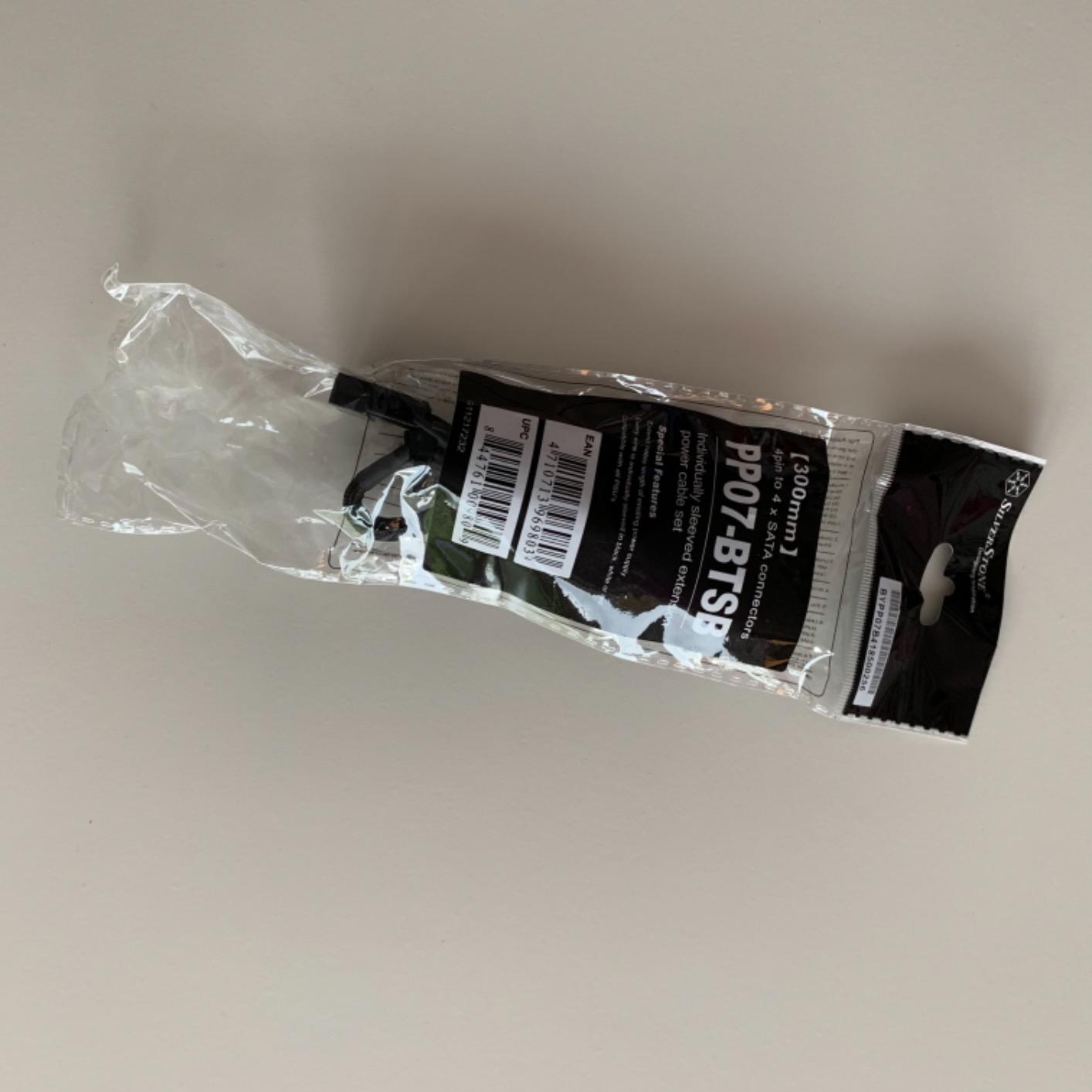 SilverStone PP07-BTSB Netzteilkabel Molex-SATA schwarz 30cm