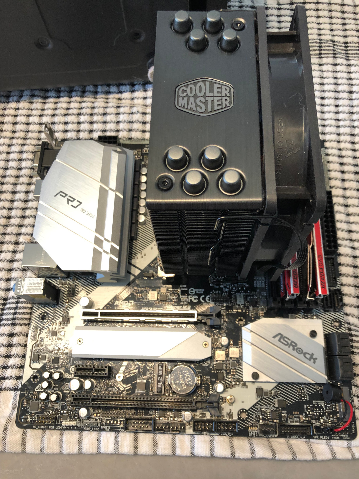 Cooler Master Hyper 212 Black Edition CPU-Kühler leise