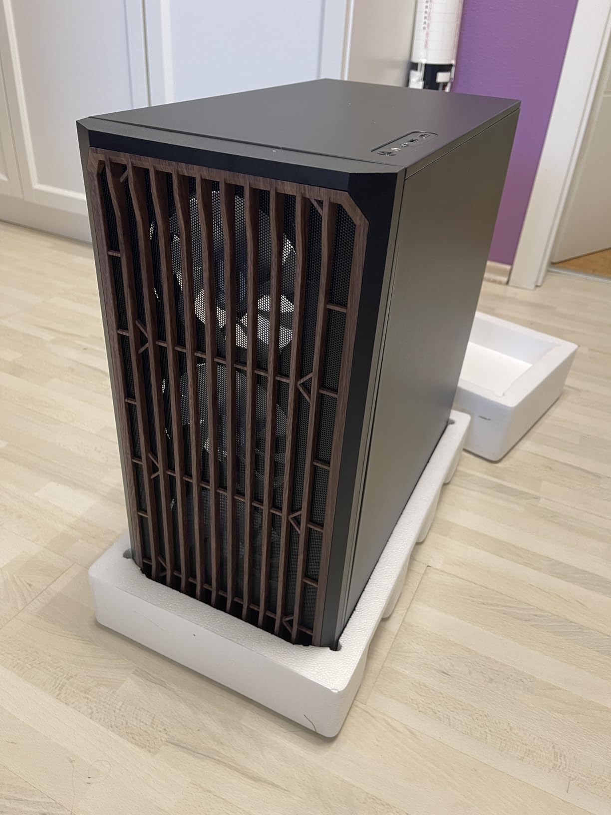 GAMEMAX F45 Midi Tower Gehäuse ARGB Holz Schwarz