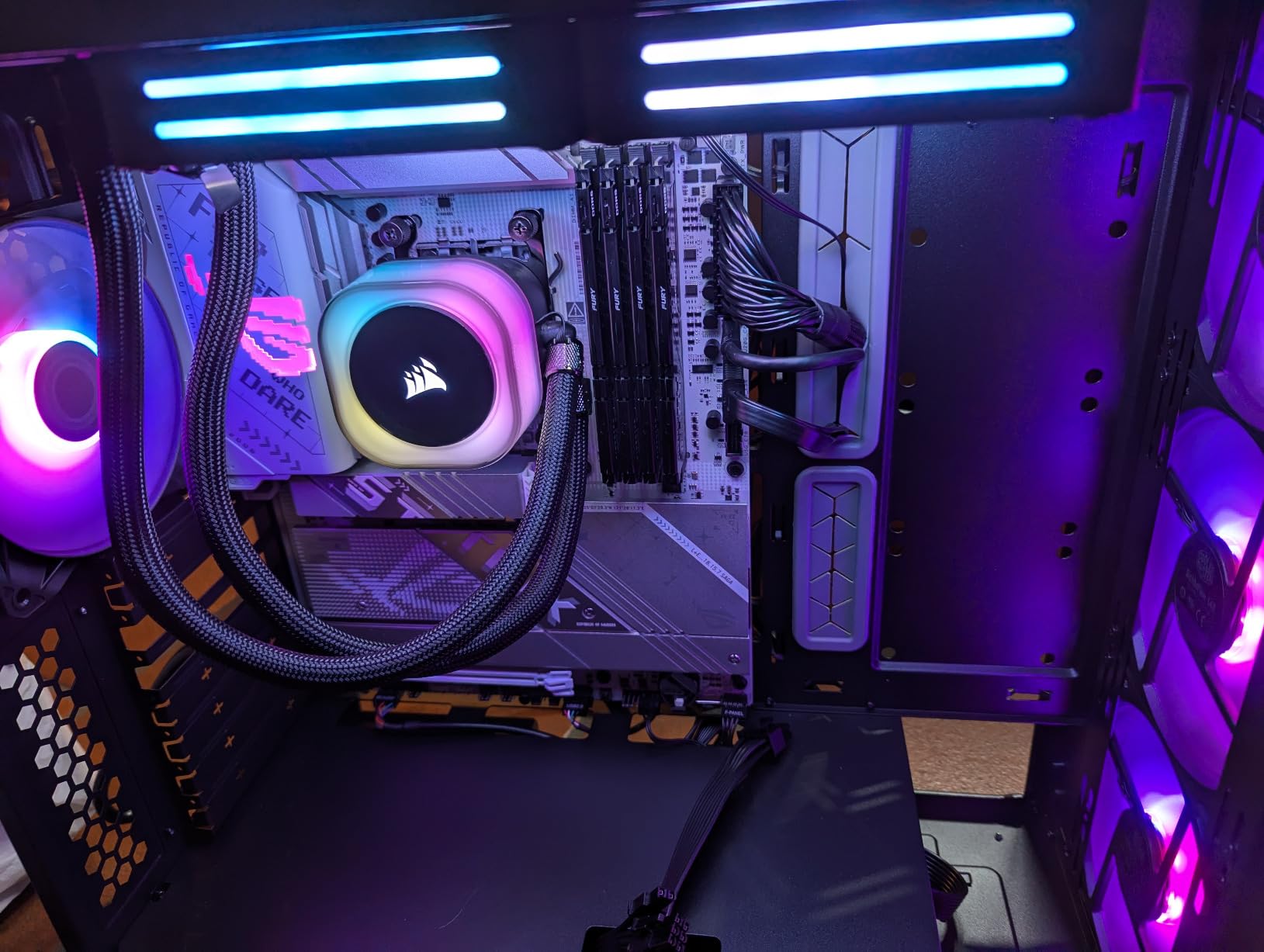 Cooler Master MasterBox 600 PC-Gehäuse Schwarz ARGB Glas