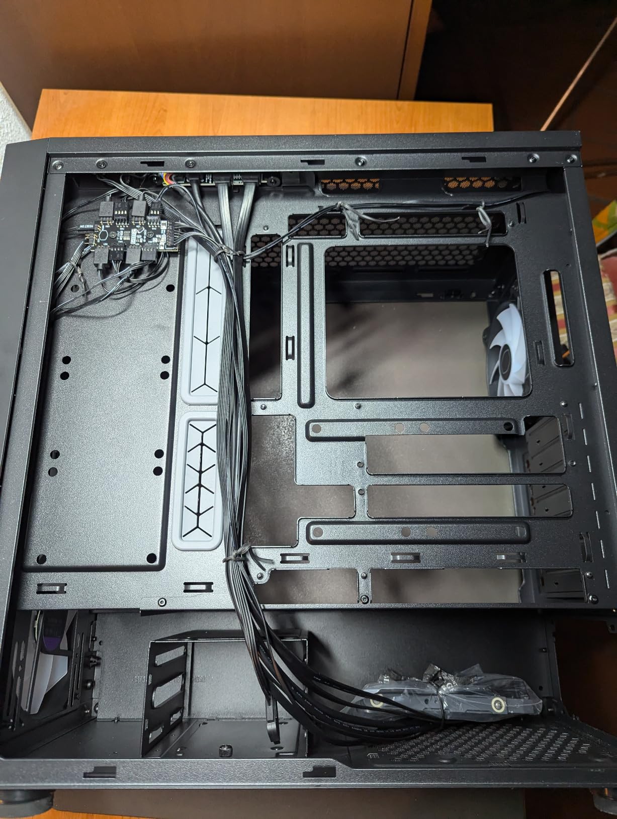 Cooler Master MasterBox 600 PC-Gehäuse Schwarz ARGB Glas