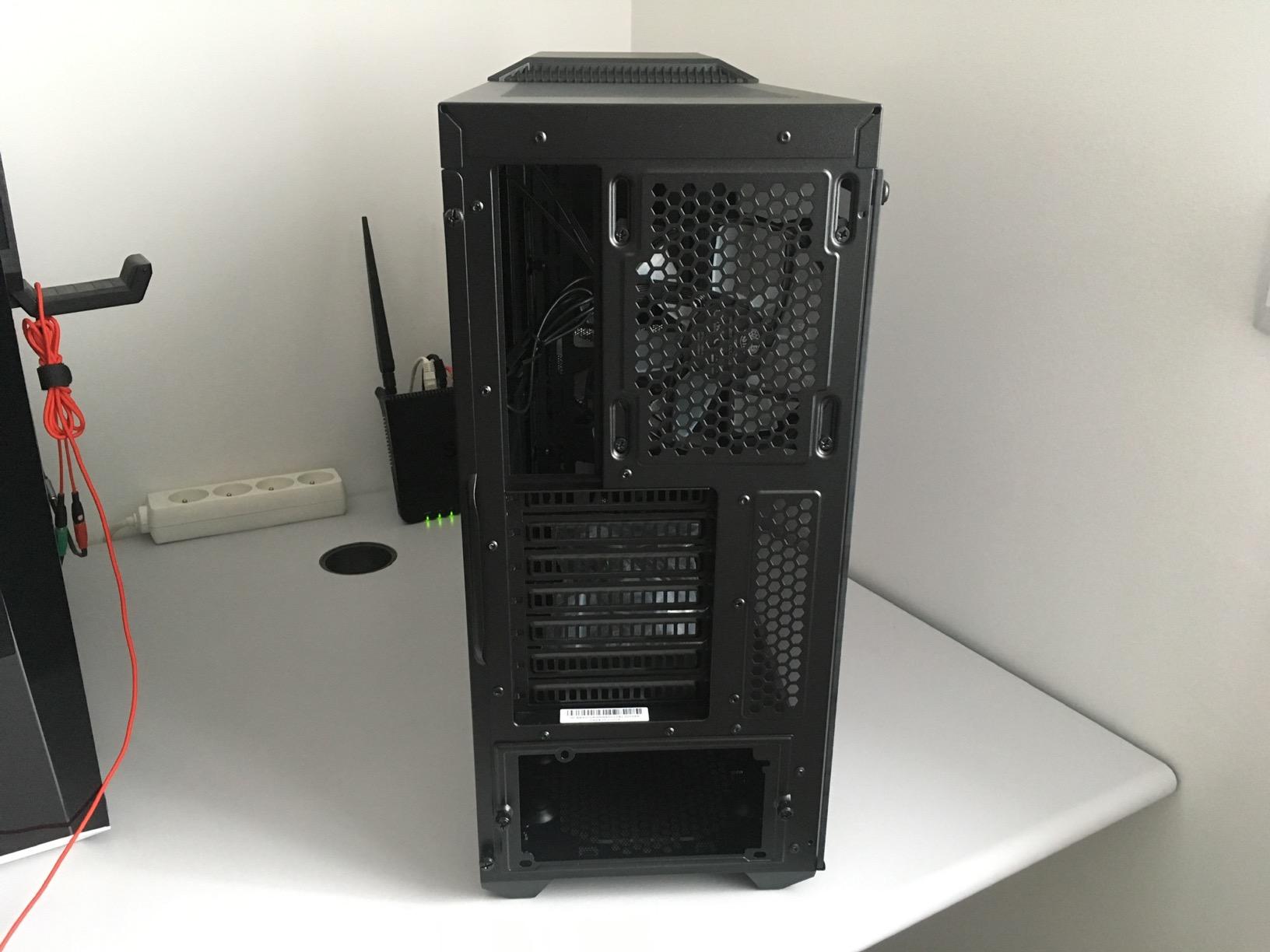 Cooler Master MasterBox MB500 PC-Gehäuse ARGB Glas