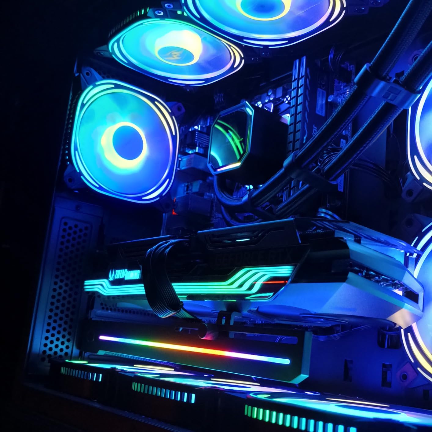 Cooler Master ELV8 GPU-Halterung ARGB Grafikkartenhalter