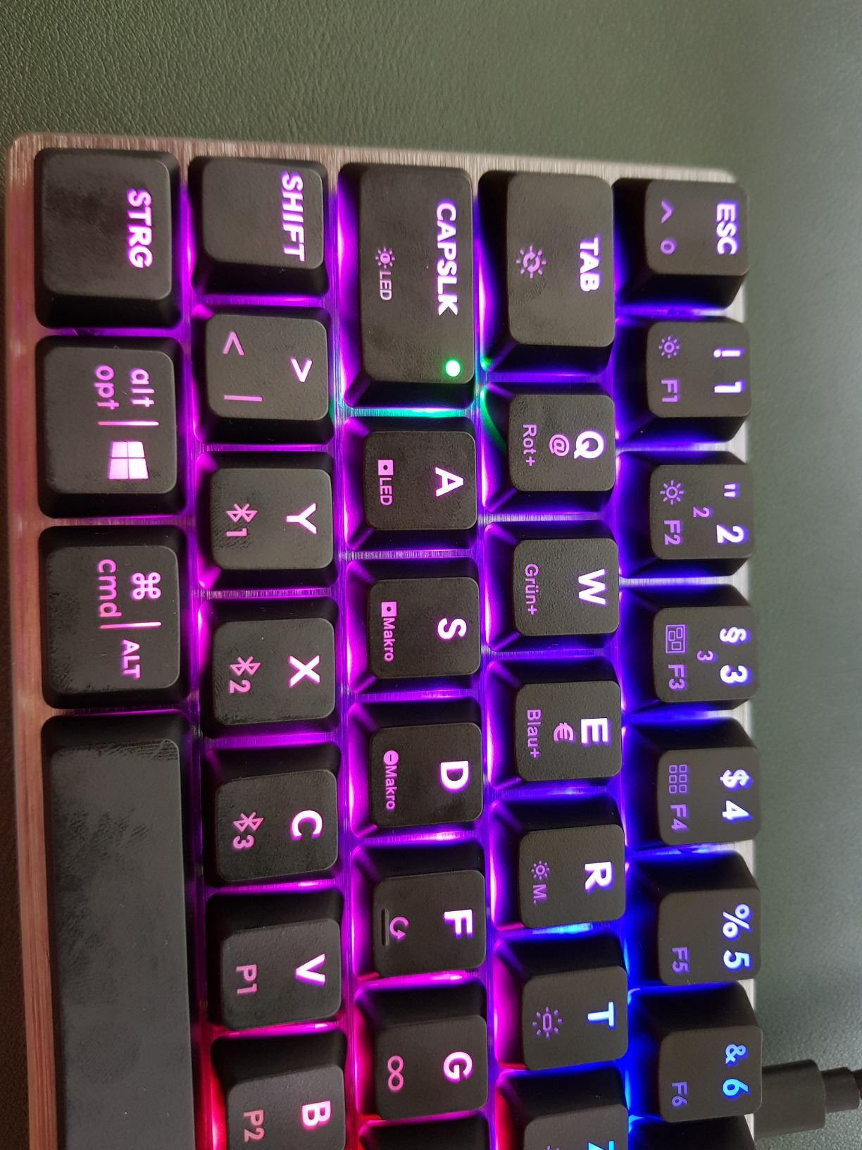 Cooler Master SK622 60% Gaming Tastatur wireless DE RGB