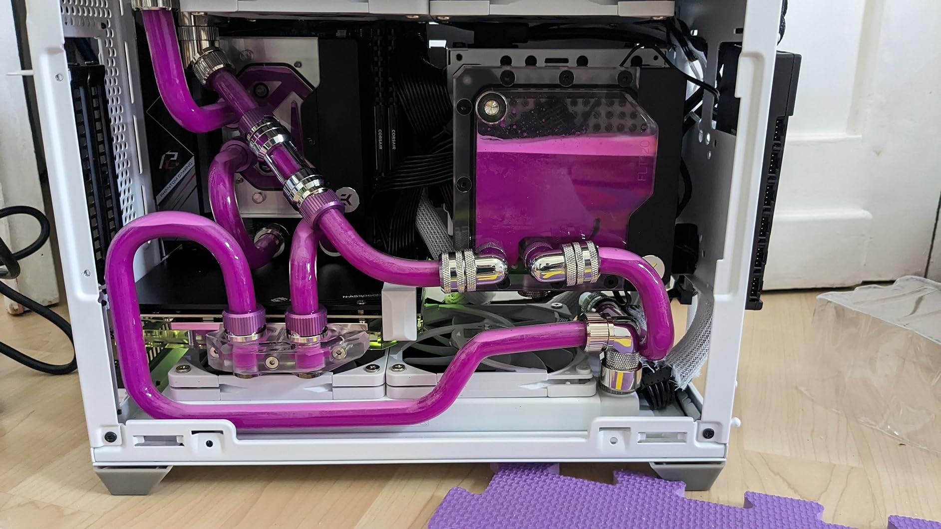 Cooler Master MasterBox NR200P Mini-ITX Gehäuse schwarz