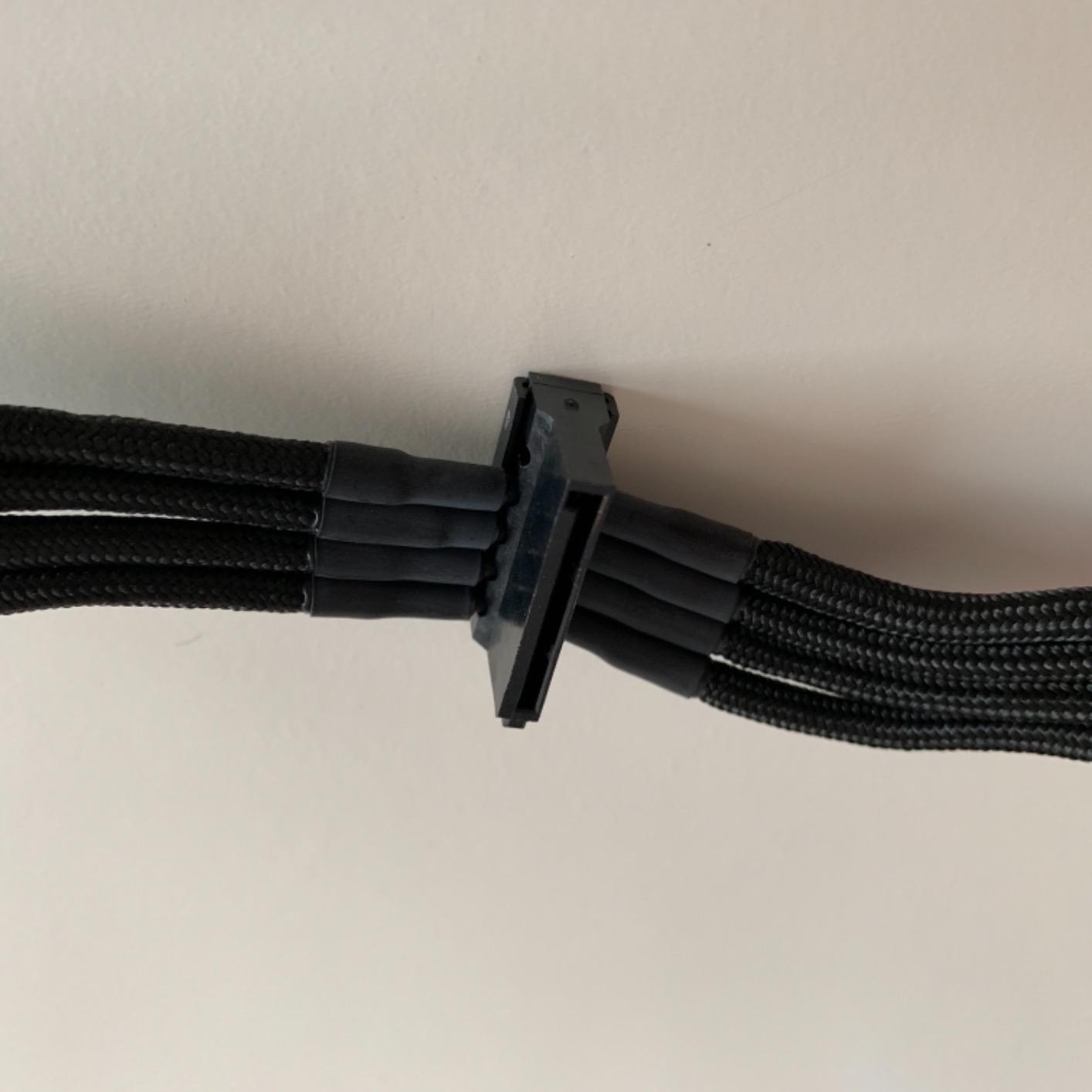 SilverStone PP07-BTSB Netzteilkabel Molex-SATA schwarz 30cm
