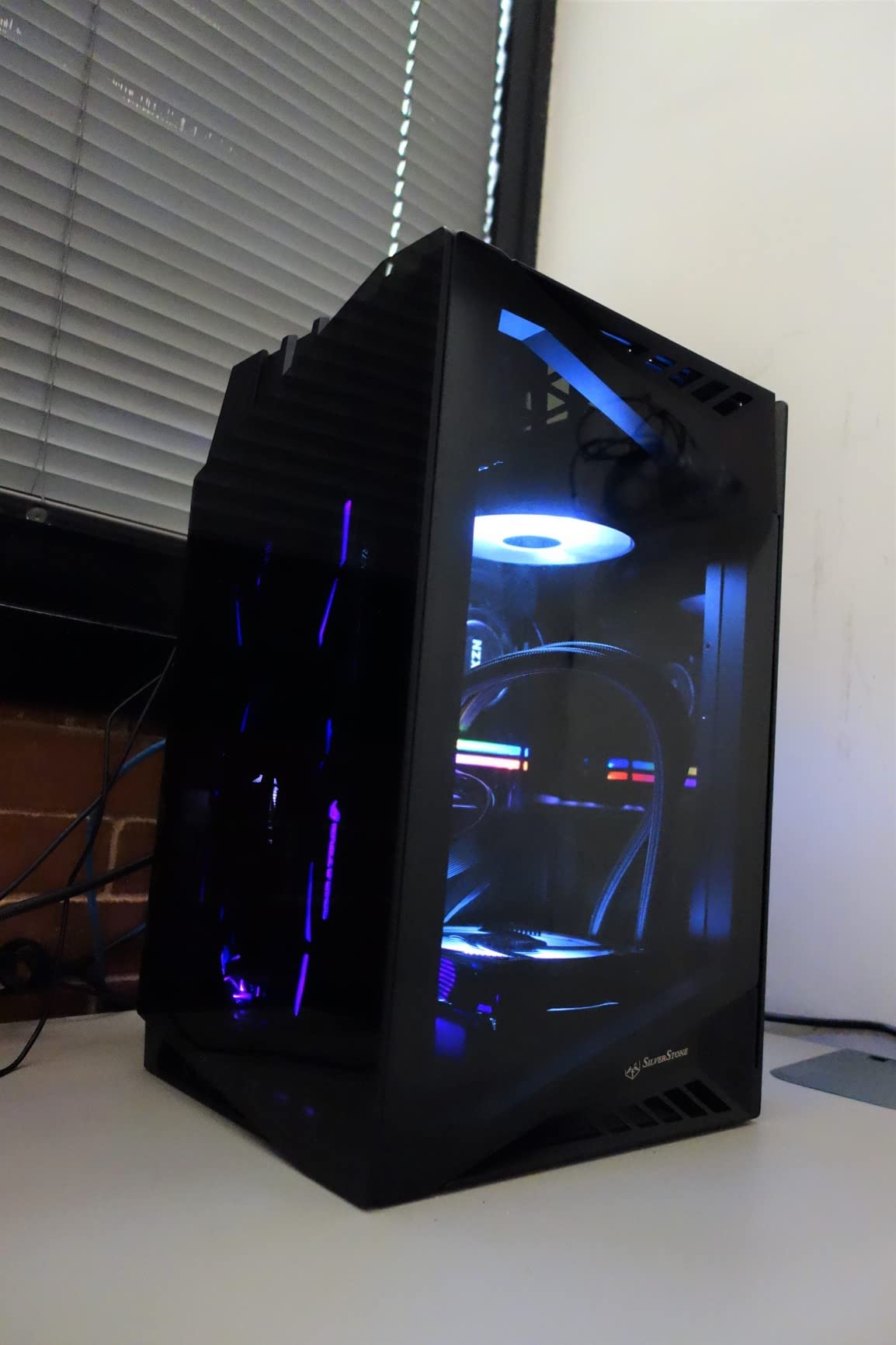 SilverStone Lucid LD03B Mini-ITX Gehäuse schwarz Glas