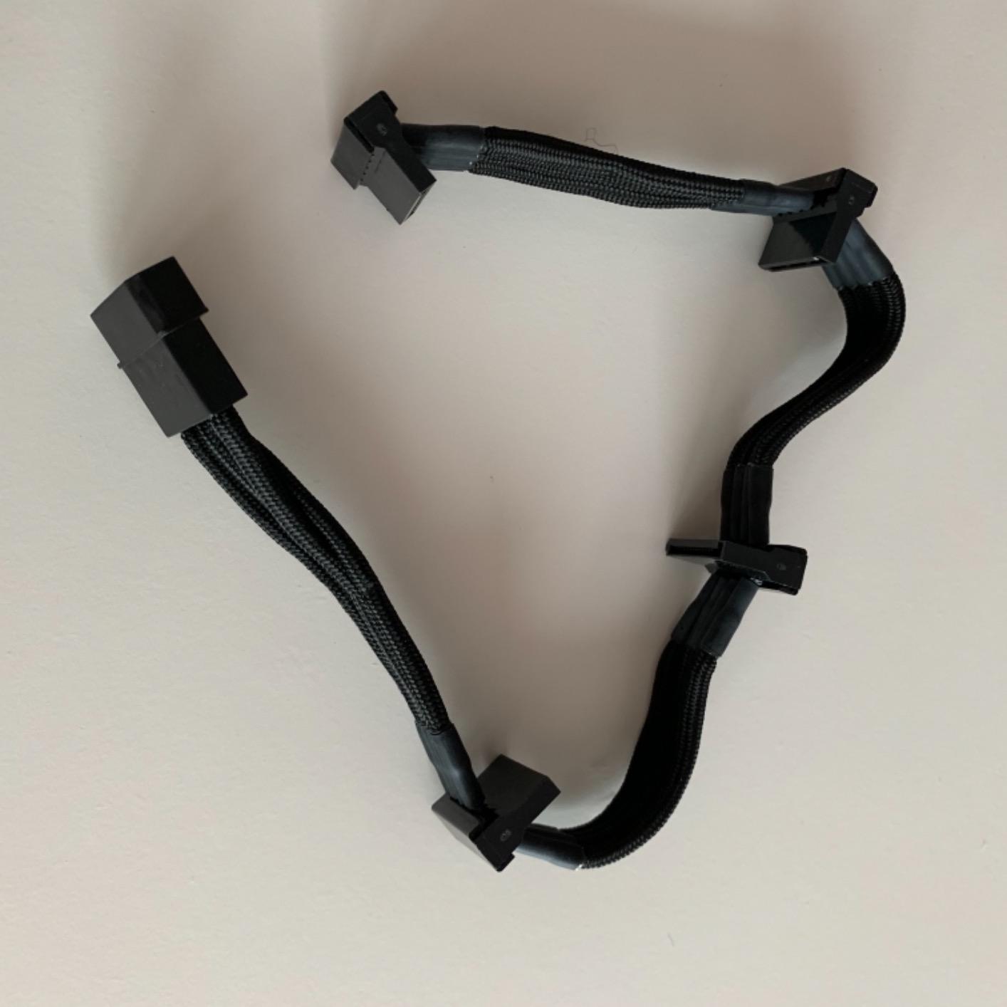SilverStone PP07-BTSB Netzteilkabel Molex-SATA schwarz 30cm