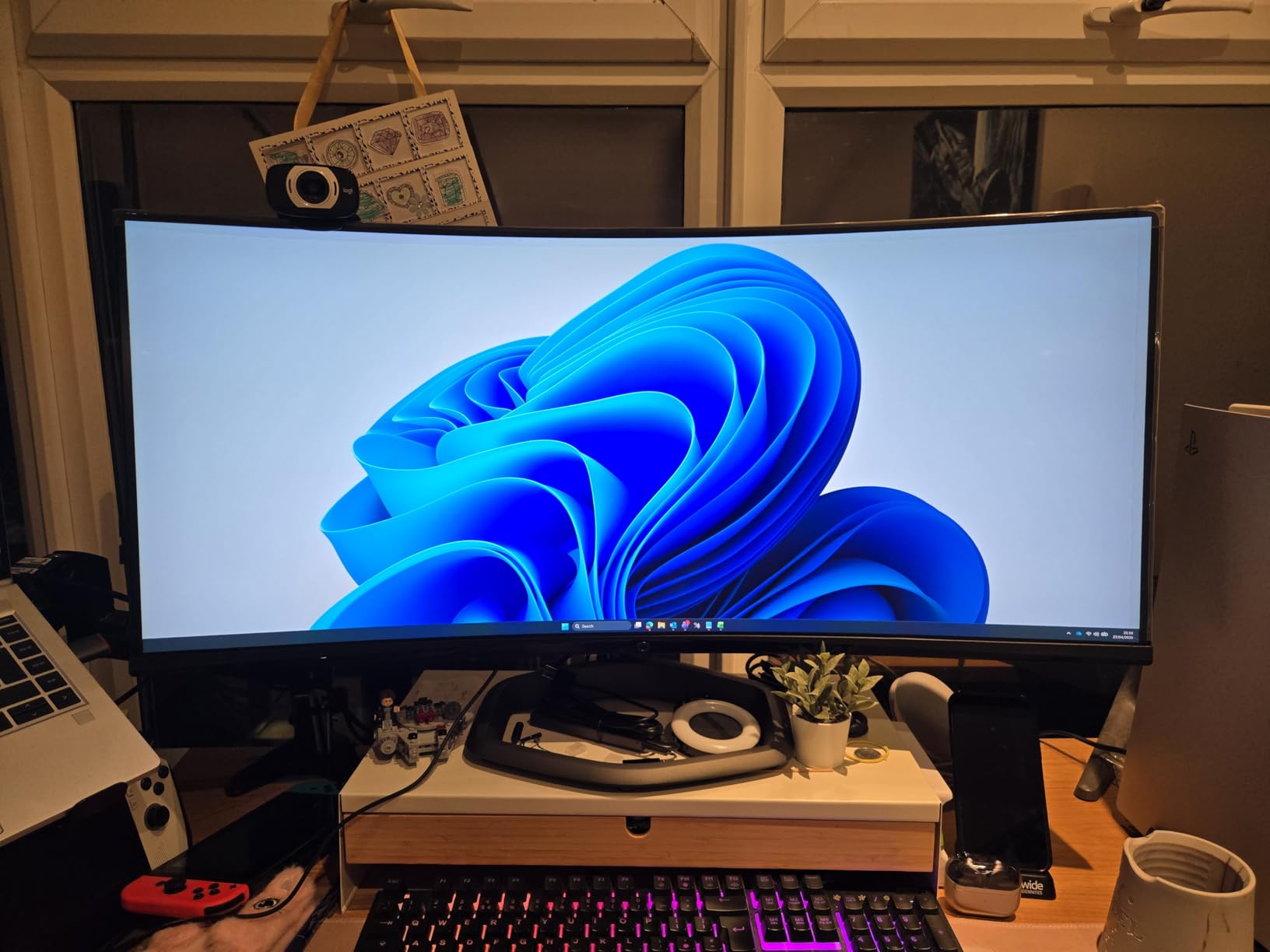 Cooler Master GM34-CWQ2 34" UWQHD Curved Gaming Monitor 165Hz