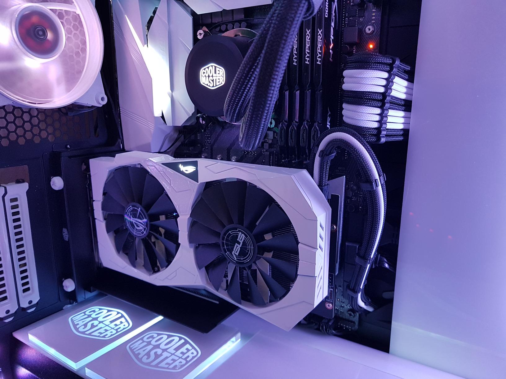Cooler Master Vertikaler Grafikkartenhalter Riser-Kabel MasterCase